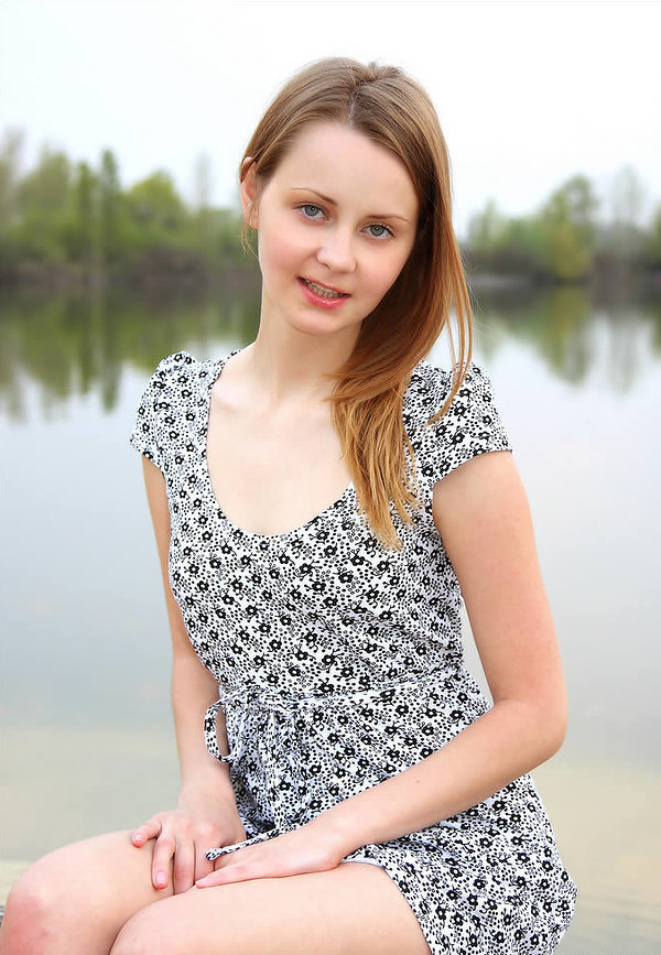 Лена, 22 года, 0 размер груди